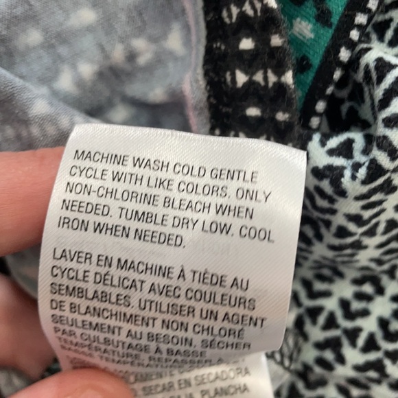 Style & Co. patterned blouse with tassel - Picture 6 of 7